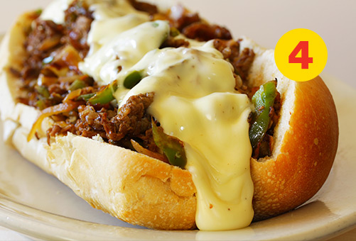 Idée #4 pour cuisiner le bœuf haché: Philly cheesesteak débrouillard