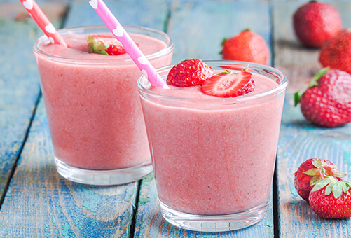 Lait frappé crémeux aux fraises