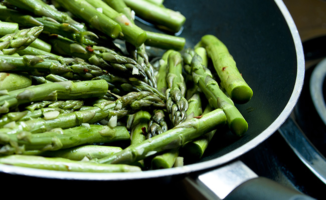 4 façons simples de cuisiner les asperges